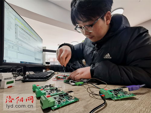 搶占電子信息產(chǎn)業(yè)先機(jī) 以信息技術(shù)研發(fā)驅(qū)動跨越式發(fā)展